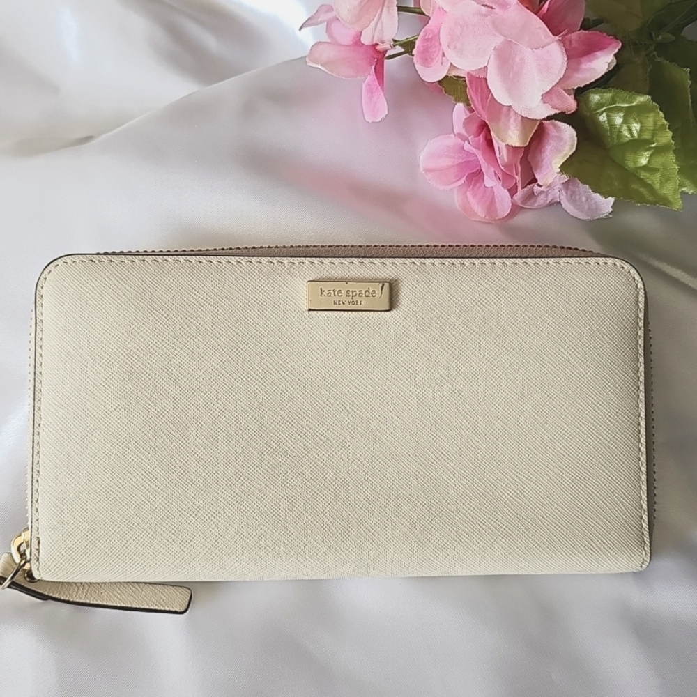 Kate Spade White / Cream Leather  Zip Around Accordion Wallet